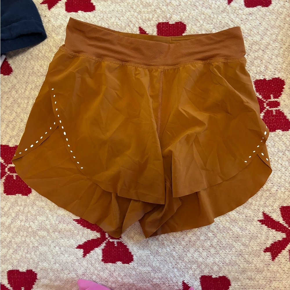 Lululemon find your pace shorts